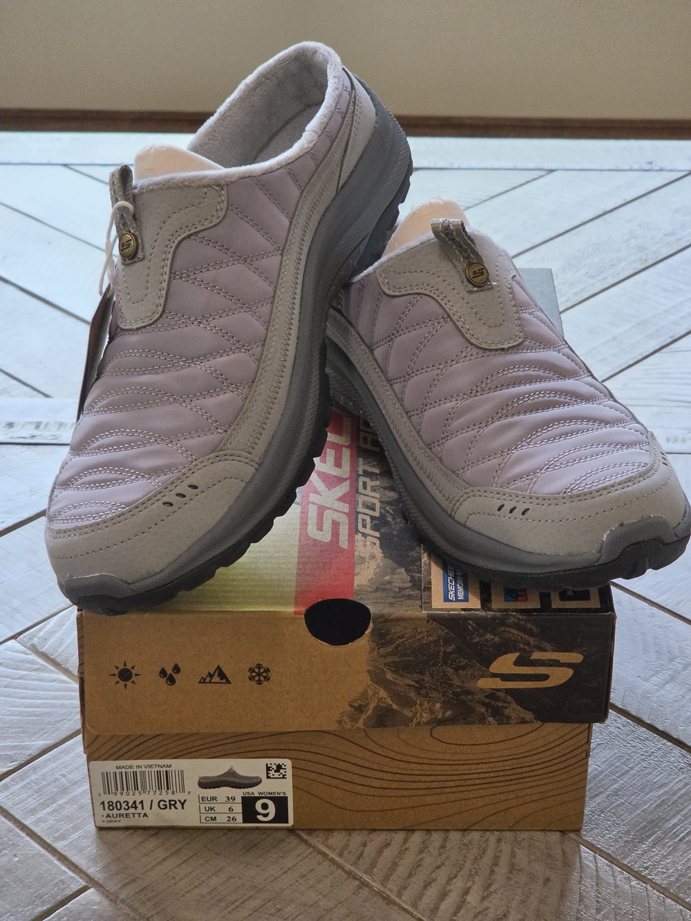 Skechers Auretta Quilted Clogs Gray Memory Foam Women’s 9 NWT